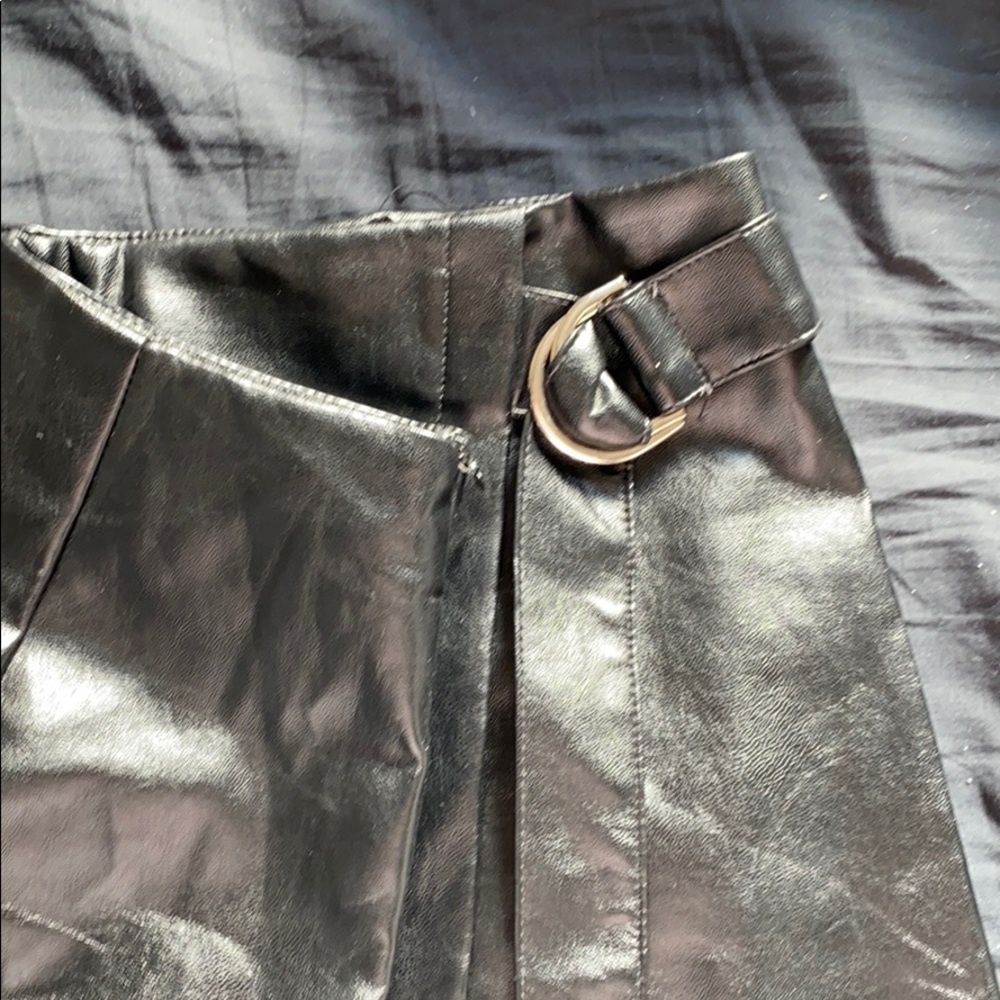 Short - Picture 2 of 3